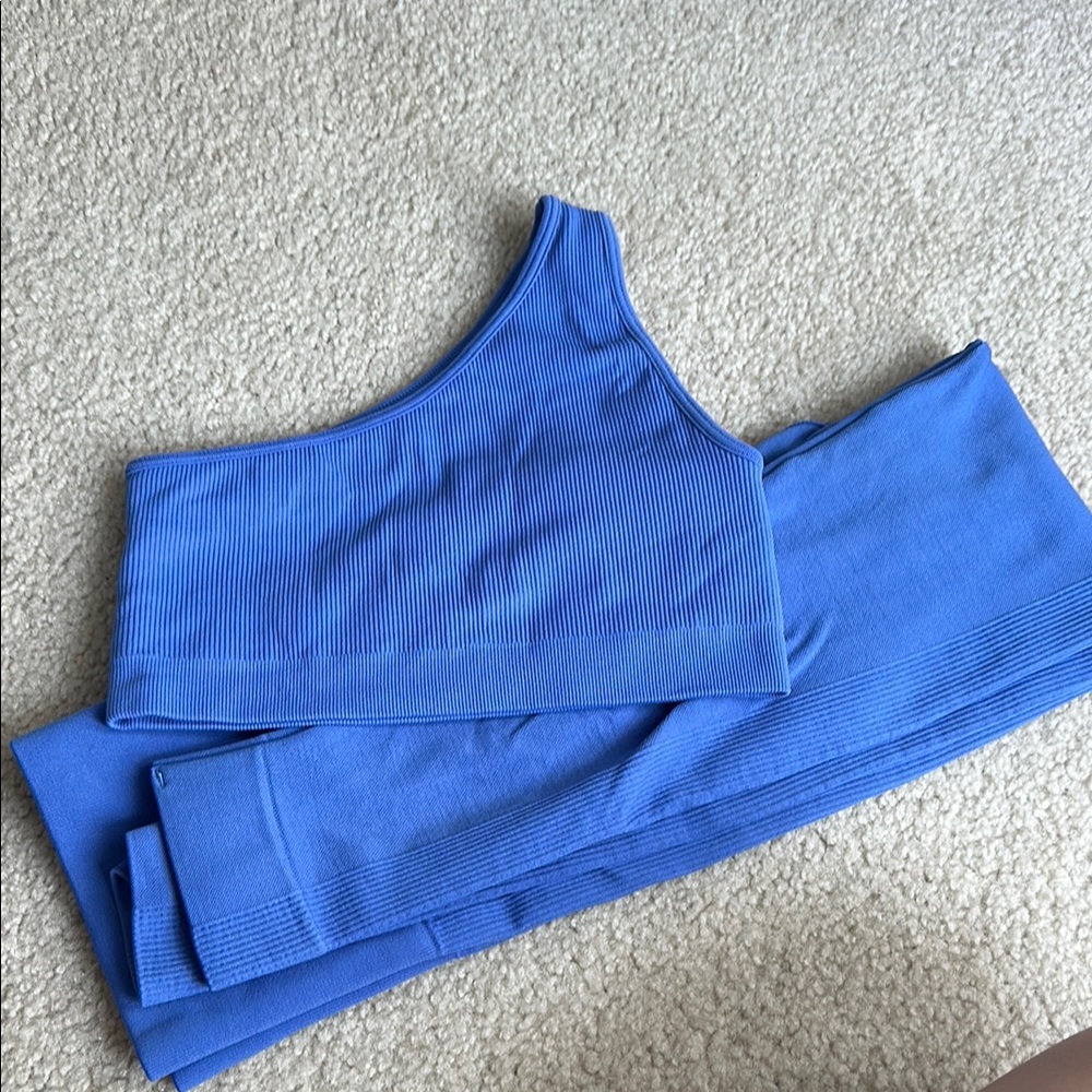 SET Active Blue Leggings and Top Set